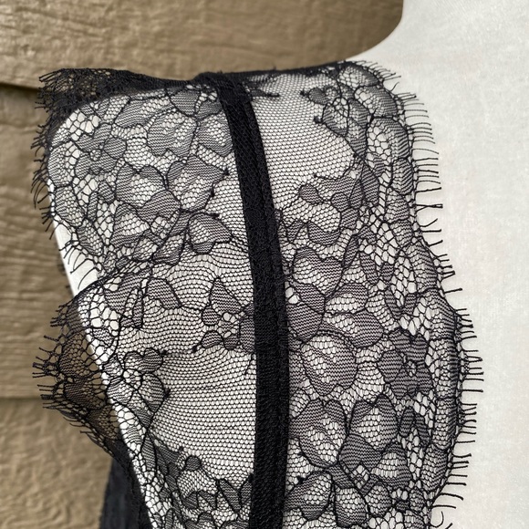 Romantic hut Black lace tank - Picture 10 of 14